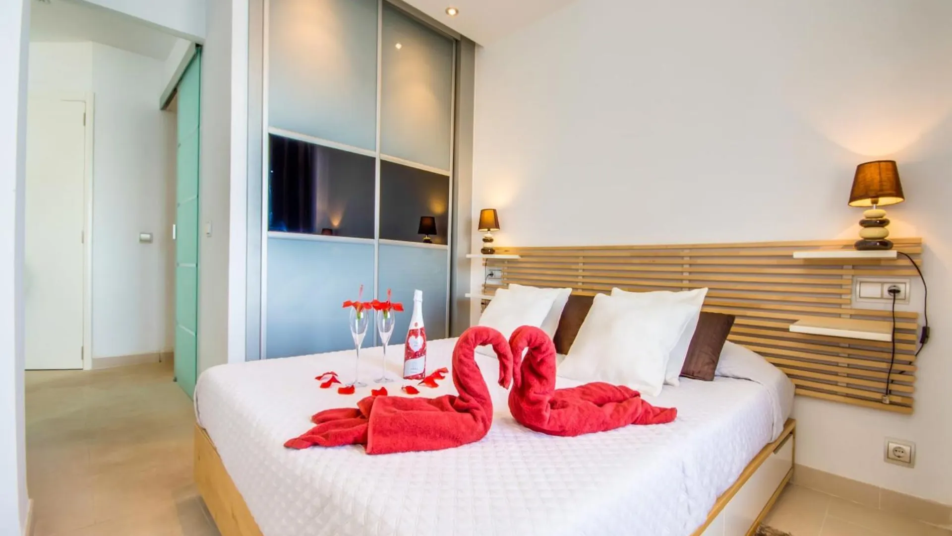 Modernized Apartment With Sea Views Alcudia  İspanya